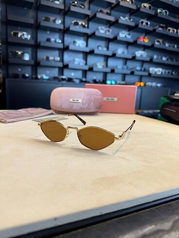Miu Miu ?Miu miu Sunglasses