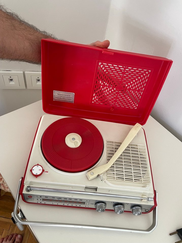 İnvico JVC MARKA Kırmızı ve Gri Retro Plak Çalar Müzik Sistemi - Görsel 2