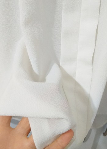 Zincir Detaylı Beyaz Kadın Gömlek - Görsel 4