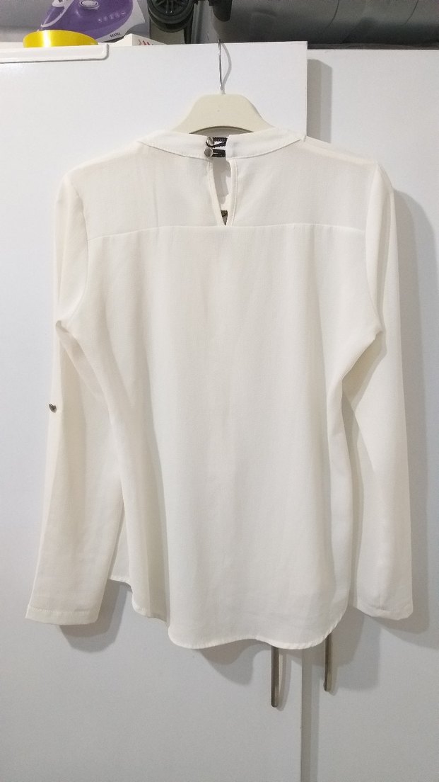 Zincir Detaylı Beyaz Kadın Gömlek - Görsel 5