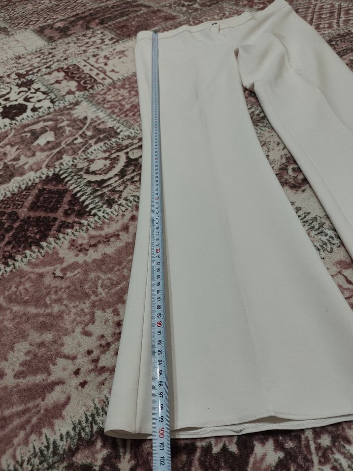 Beyaz Düğmeli Midi Kumaş Pantolon - Görsel 4