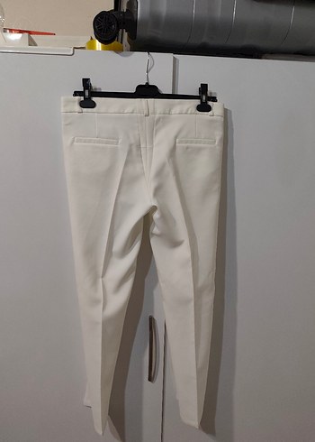 Beyaz Kemerli Kumaş Kadın Pantolon - Görsel 4