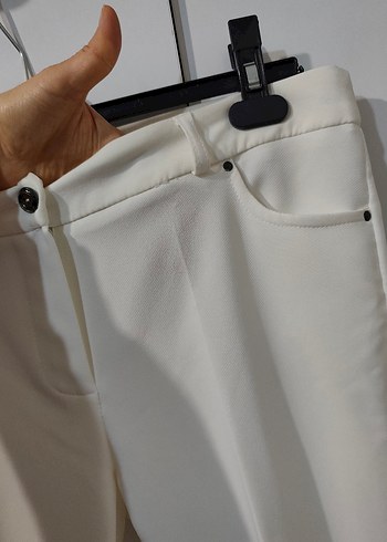 Beyaz Kemerli Kumaş Kadın Pantolon - Görsel 3
