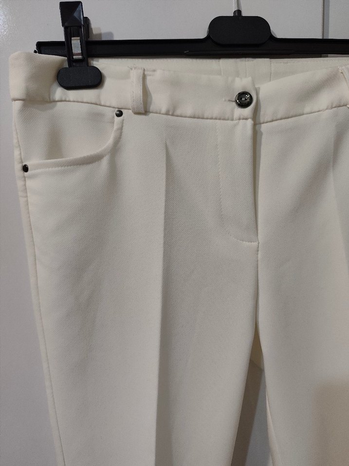 Beyaz Kemerli Kumaş Kadın Pantolon - Görsel 2
