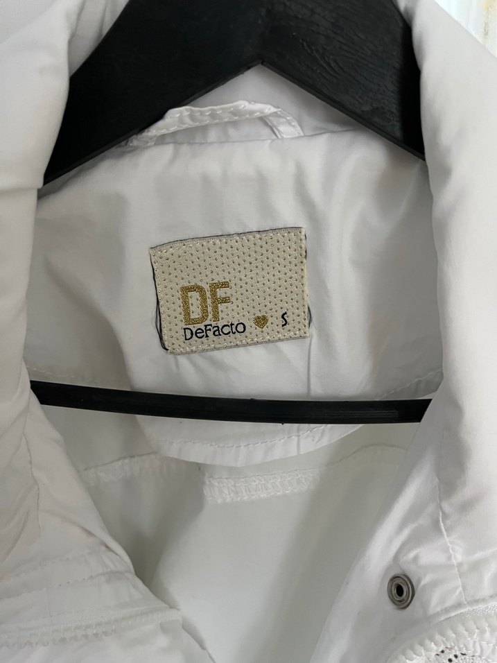 Düğmeli Beyaz Midi Kadın Ceket - Görsel 2