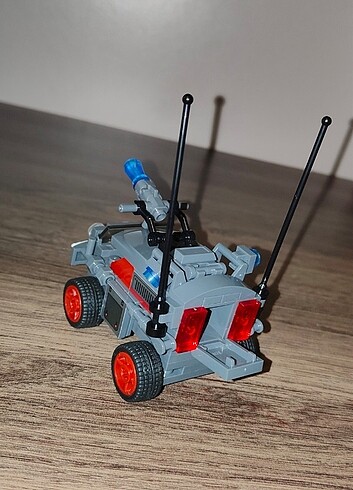 LEGO oyuncak araba