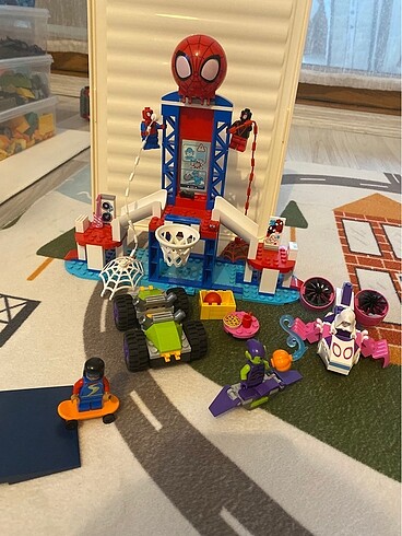 Diğer Örümcek adam Lego 10784