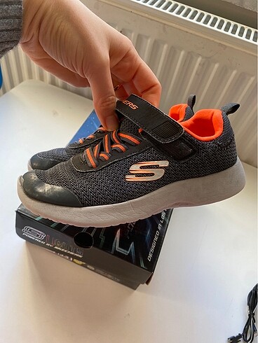 30 Beden gri Renk Skechers ayakkabı