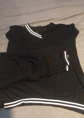 Siyah V Yaka Kısa Kollu ikili takım - Görsel 3