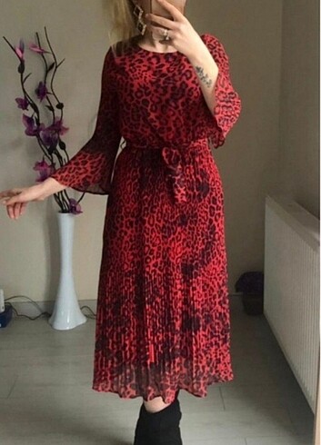 Leopar desenli şifon elbise