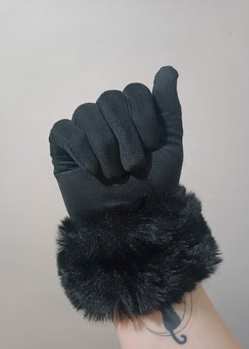 Siyah Kürklü Kadın Eldiveni - Görsel 2