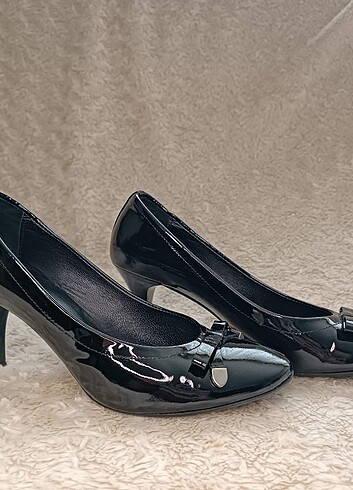 Nine West Siyah rugan topuklu ayakkabı