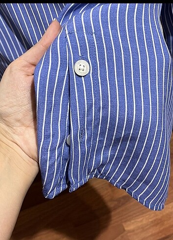 38 Beden Bershka cizgili gömlek