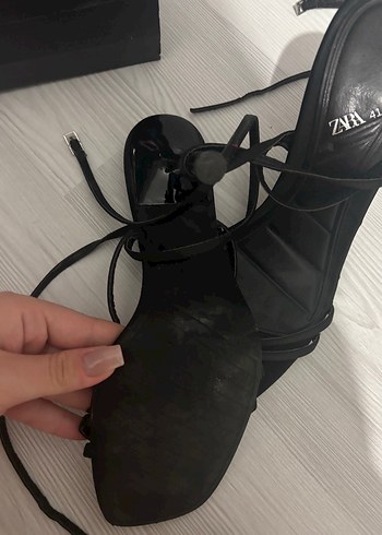 Zara Siyah Yılan Desenli İnce Topuklu Kadın Sandalet