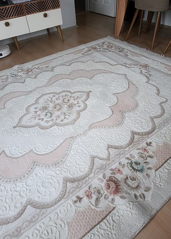 İşlemeli Beyaz Klasik Halı - Görsel 2