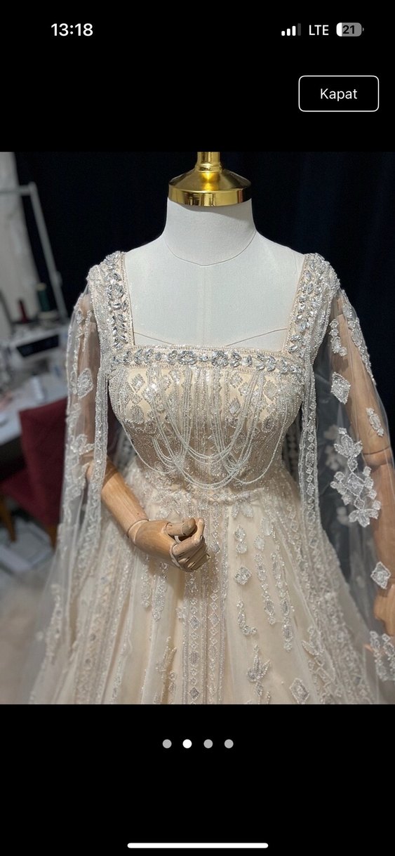 İnci İşlemeli Bej Uzun Kollu Gelinlik - Görsel 2