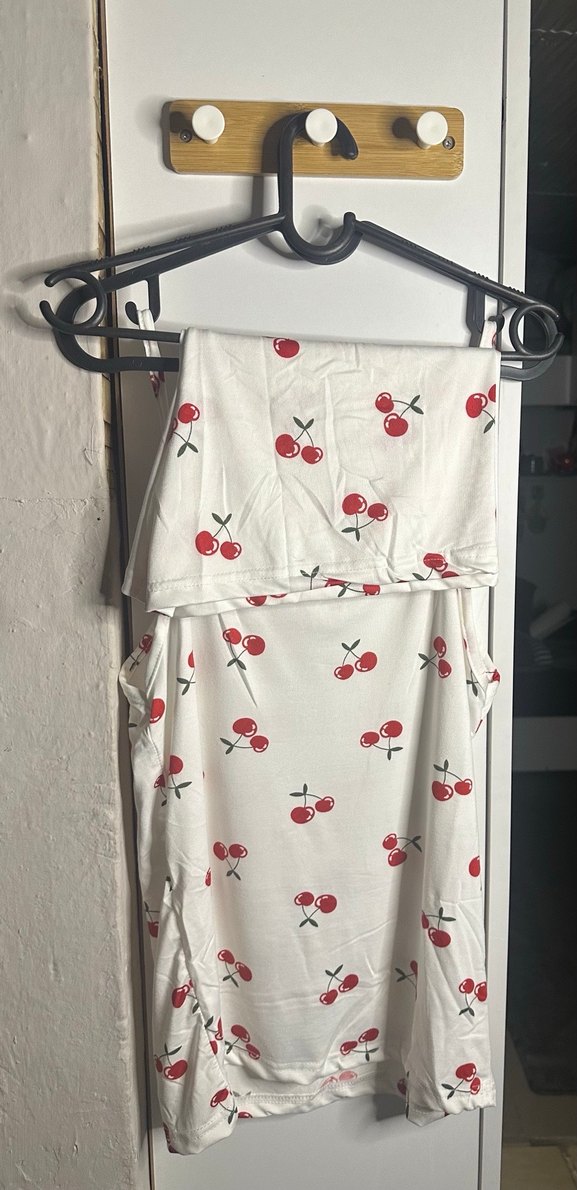 Beyaz Kiraz Desenli Askılı Pijama Takımı - Görsel 2