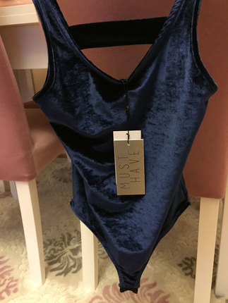 Zara model etiketli lacivert kadife mayo 20 tl
