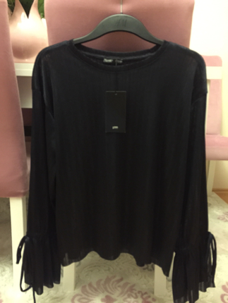 Zara Zara sıfır etiketli kol detaylı bluz 25 tl