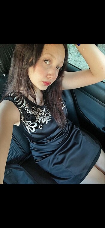 siyah saten elbise