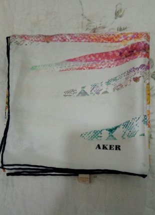 aker eşarp