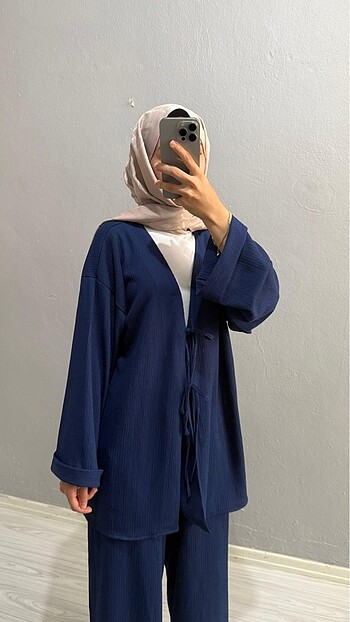 Diğer Bağlamalı kimono takım veya tek üst