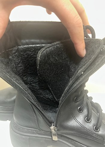 Siyah bot - Görsel 4