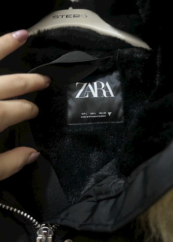 Sokak Stili Siyah Kürklü Kadın Kışlık Mont - Görsel 3