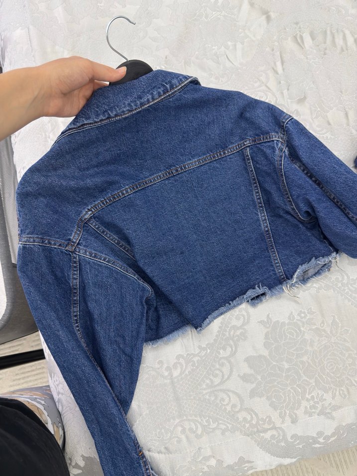 Düğmeli Kısa Mavi Denim Ceket - Görsel 3
