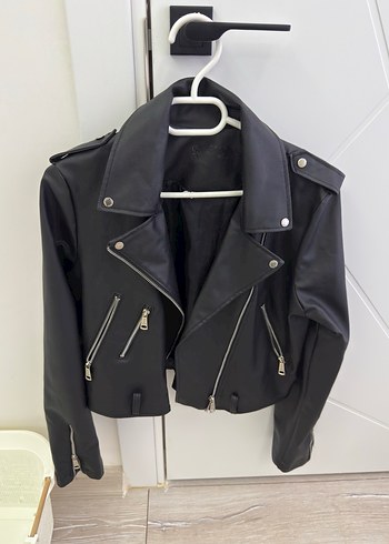 Kadın Siyah Kısa Deri Ceket - Görsel 2