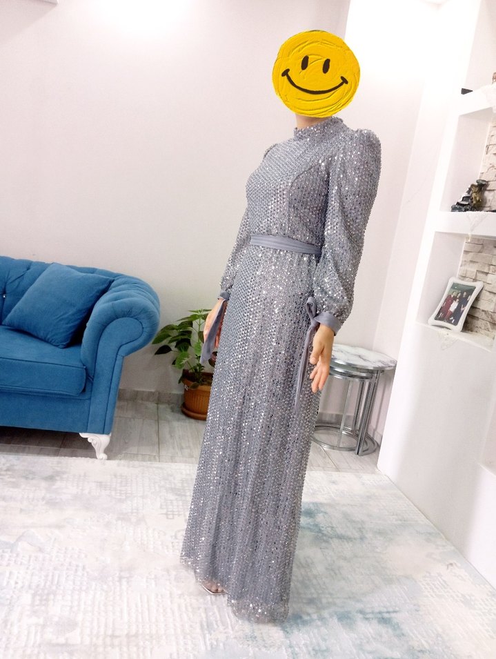 Gri Uzun Kollu Payet İşlemeli Abiye Elbise - Görsel 2