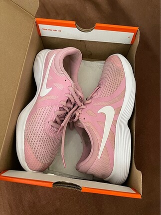 Nike spor ayakkabı