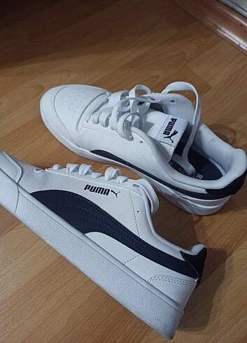 41 Beden beyaz Renk Orijinal Puma Sneaker