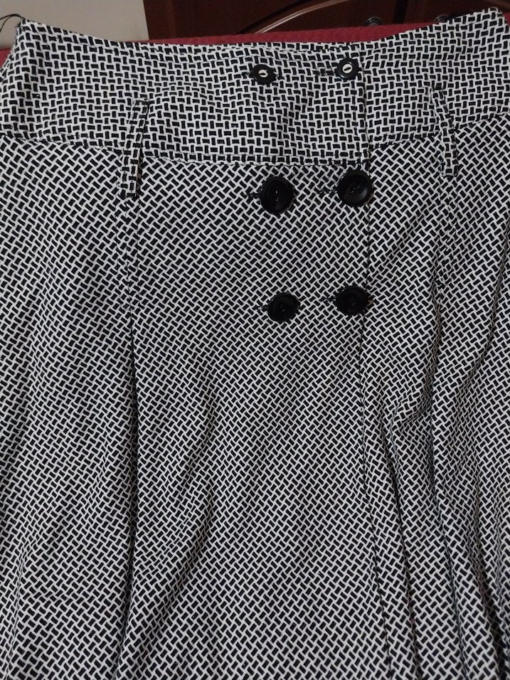 Düğmeli Midi Düşük Bel Etek. - Görsel 2