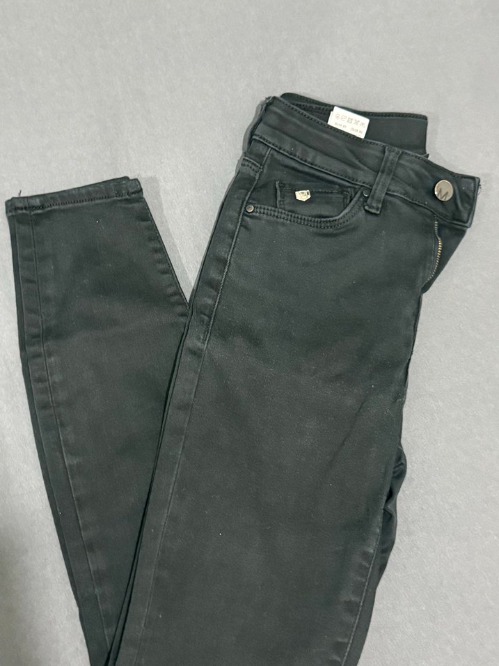 Siyah Fermuarlı Dar Kesim Midi Kadın Kot Pantolon - Görsel 3