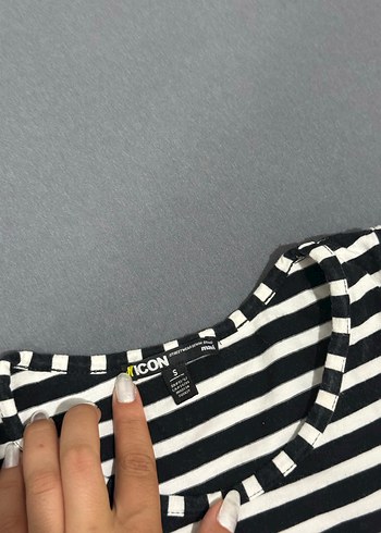 Siyah Beyaz Çizgili Kolsuz Crop Top - Görsel 3