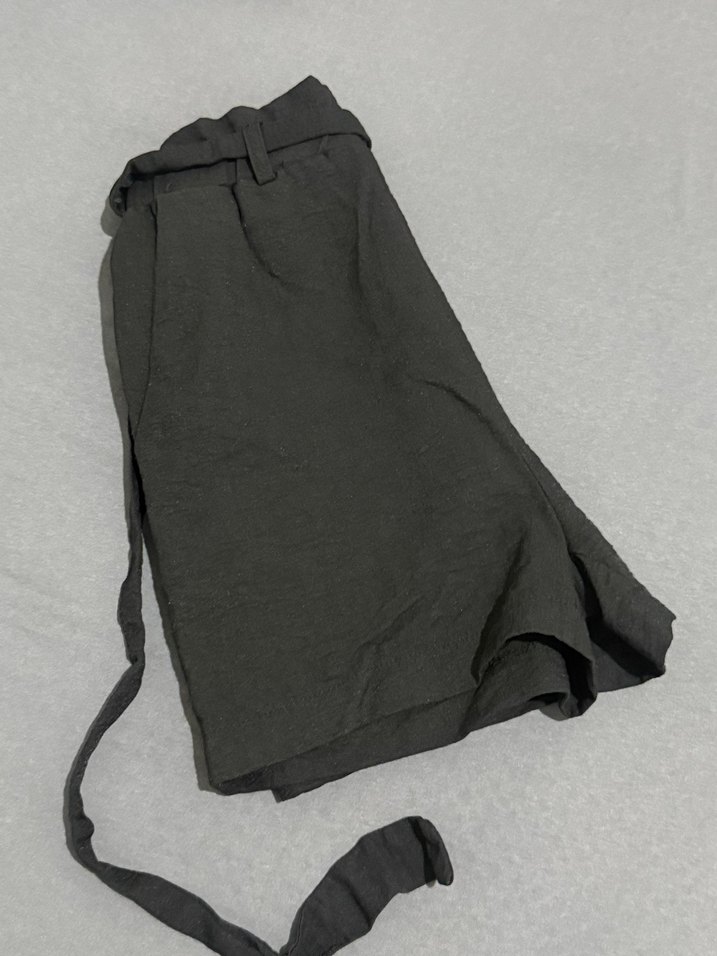 Kadın Siyah Kemerli Keten Mini Şort - Görsel 2