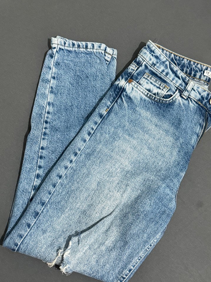 Mavi Yırtık Kot Pantolon - Görsel 2