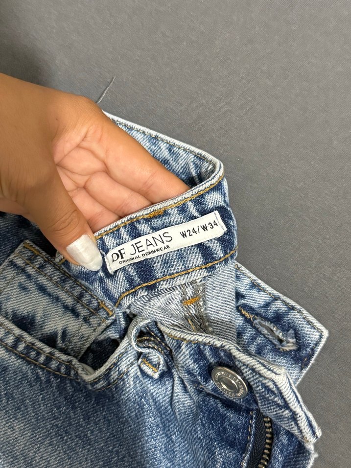 Mavi Yırtık Kot Pantolon - Görsel 3