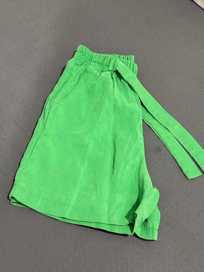 Yeşil Kemerli Keten Mini Şort - Görsel 4