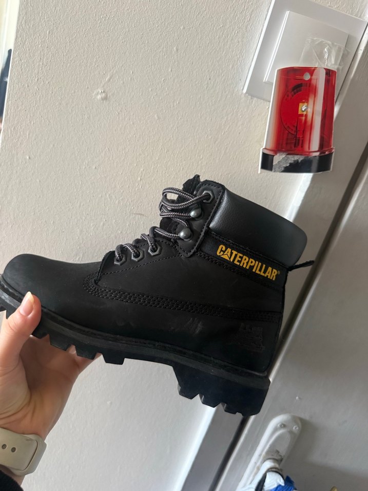 Siyah cat Kadın Bot - Görsel 5