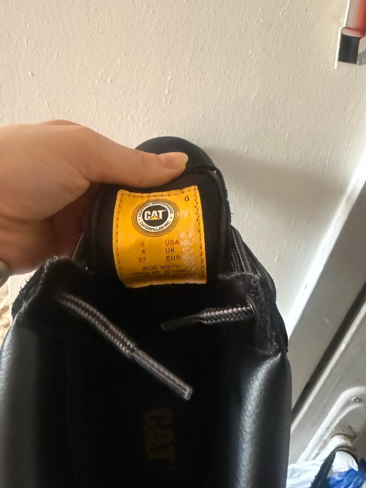 Siyah cat Kadın Bot - Görsel 4