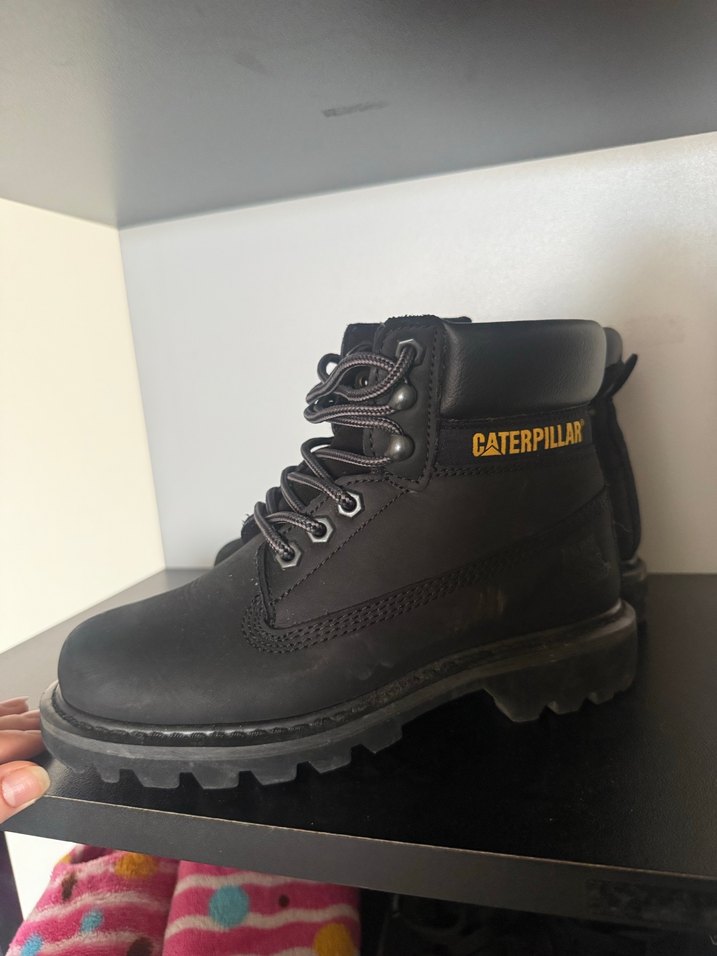 Siyah cat Kadın Bot - Görsel 3