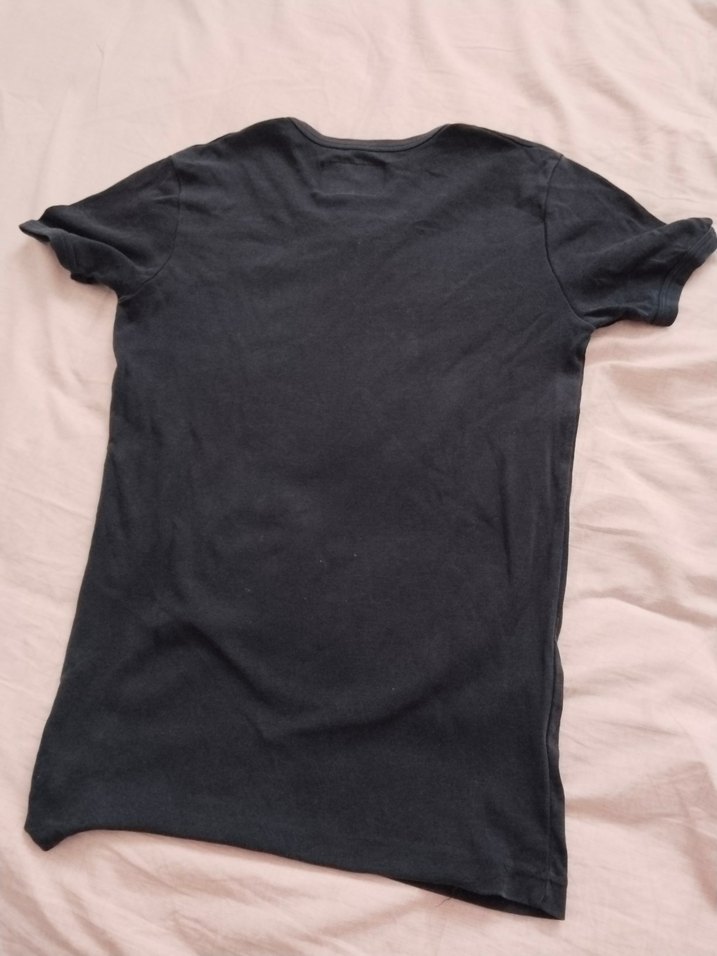 Siyah V Yaka Erkek Tişört - Görsel 5