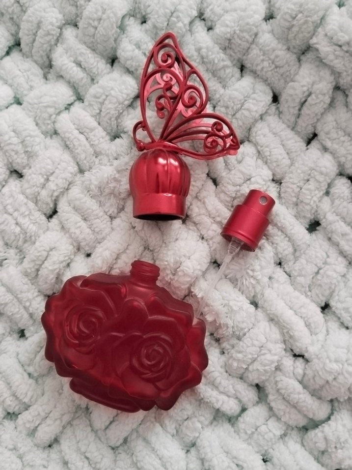 Kırmızı Kelebek Kapaklı Kadın Parfüm şişesi - Görsel 5