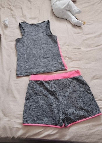 Gri ve Pembe Spor Takımı Kadın Atlet ve Şort - Görsel 6