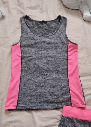 Gri ve Pembe Spor Takımı Kadın Atlet ve Şort - Görsel 3