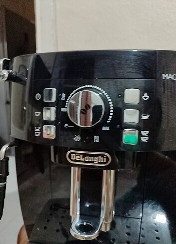 Delonghi Yarı otomatik kahve Makinesi 