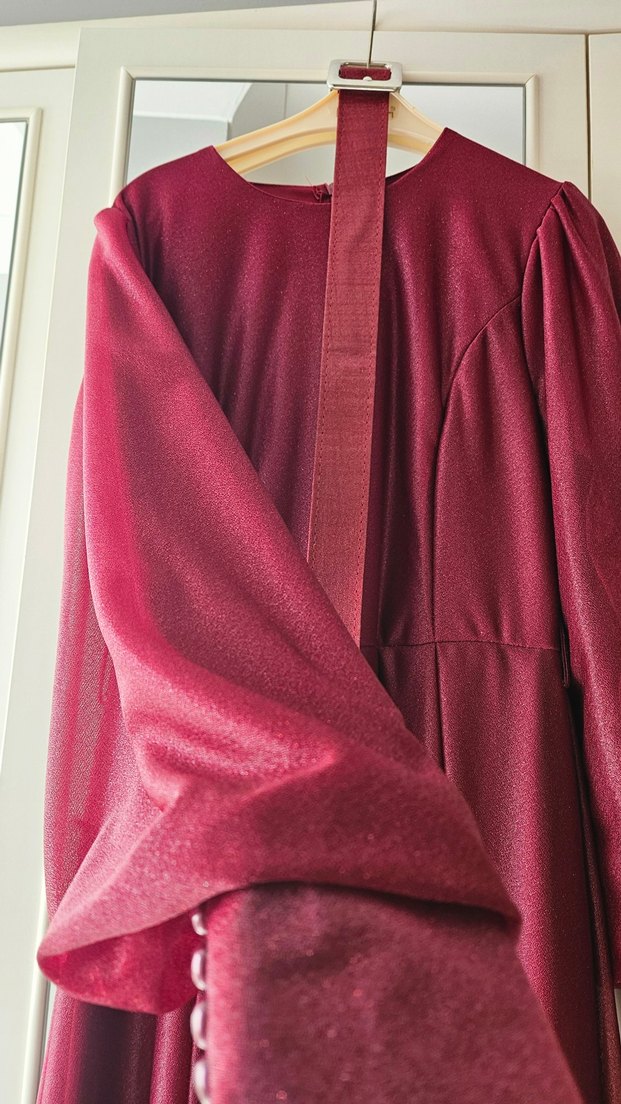 Bordo Uzun Kollu Drapeli Tesettür abiye
#aciill 
#kına
#düğün - Görsel 4