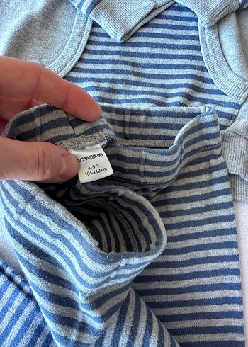 4 yaş Gri Çizgili pijama takımı - Görsel 4